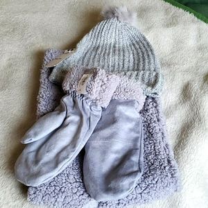 Womens mittens/neck scarf/hat set